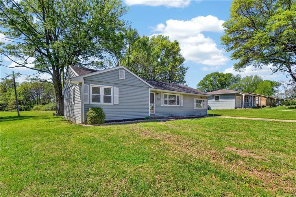 1901 Crestwood Drive — photo 4