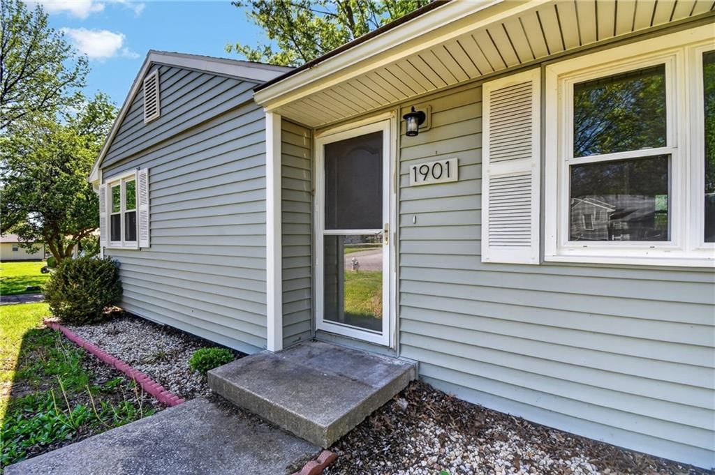 1901 Crestwood Drive — photo 6