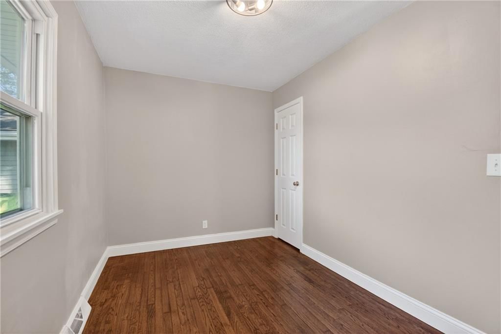 1901 Crestwood Drive — photo 13