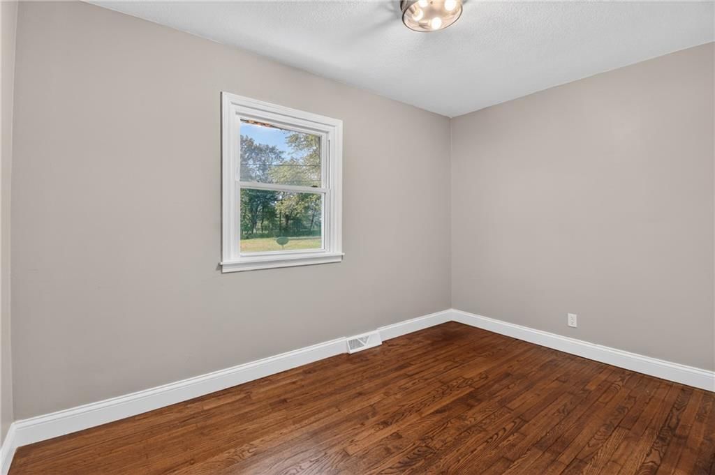 1901 Crestwood Drive — photo 14
