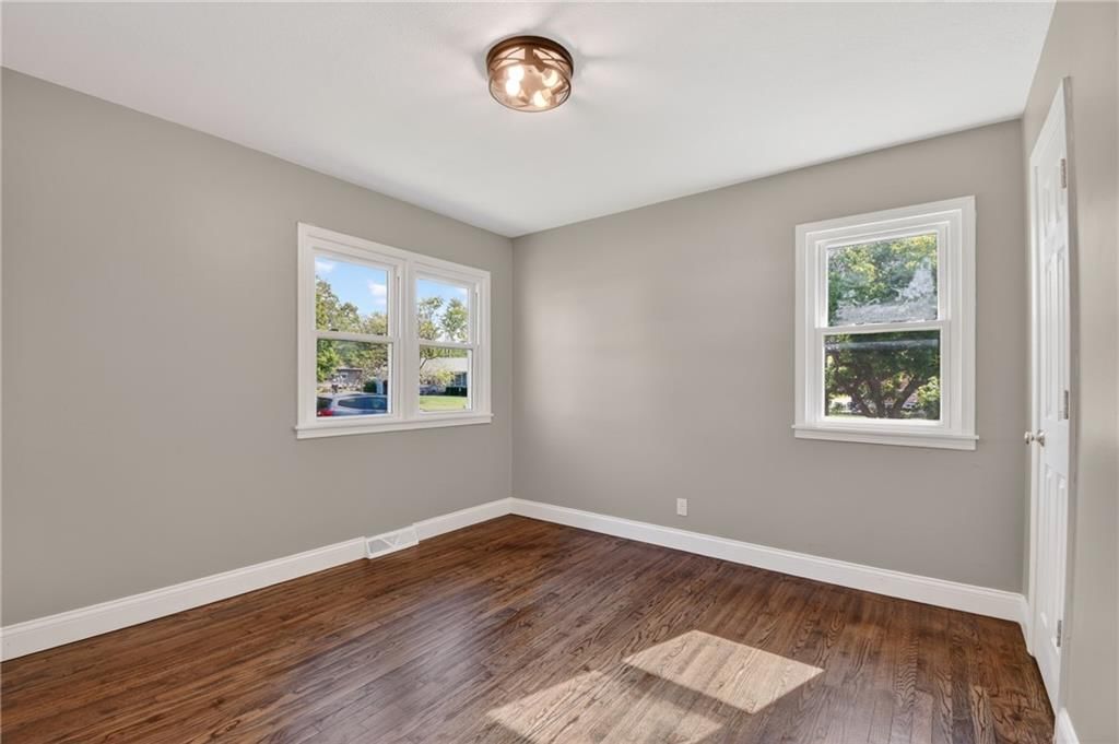 1901 Crestwood Drive — photo 20