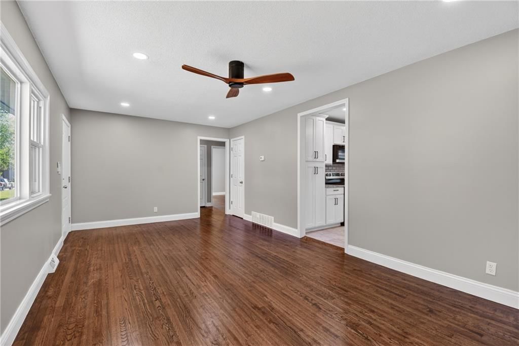 1901 Crestwood Drive — photo 30