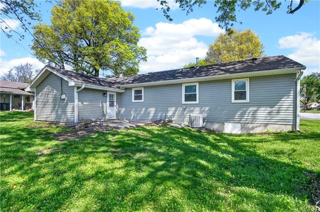 1901 Crestwood Drive — photo 34