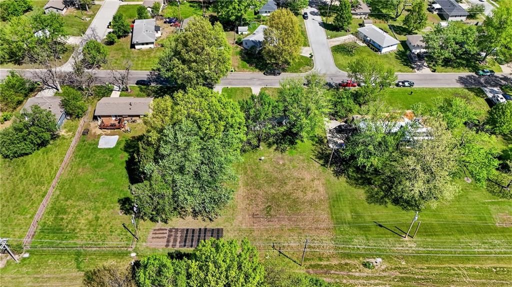 1901 Crestwood Drive — photo 35