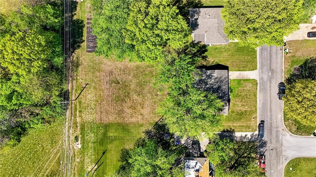 1901 Crestwood Drive — photo 37