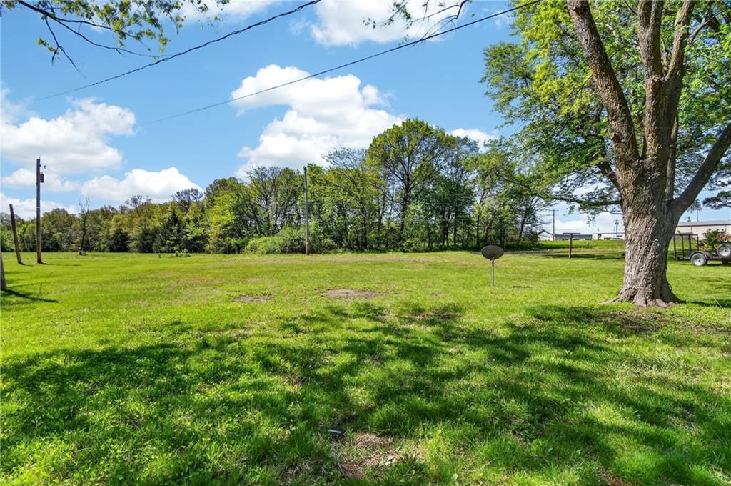 1901 Crestwood Drive — photo 38