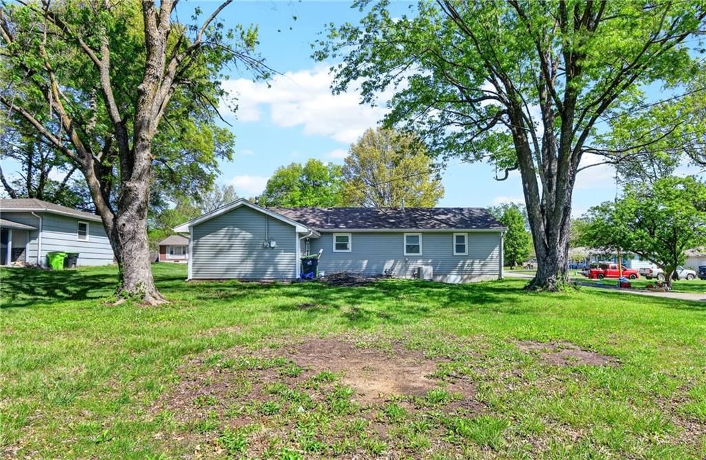 1901 Crestwood Drive — photo 39