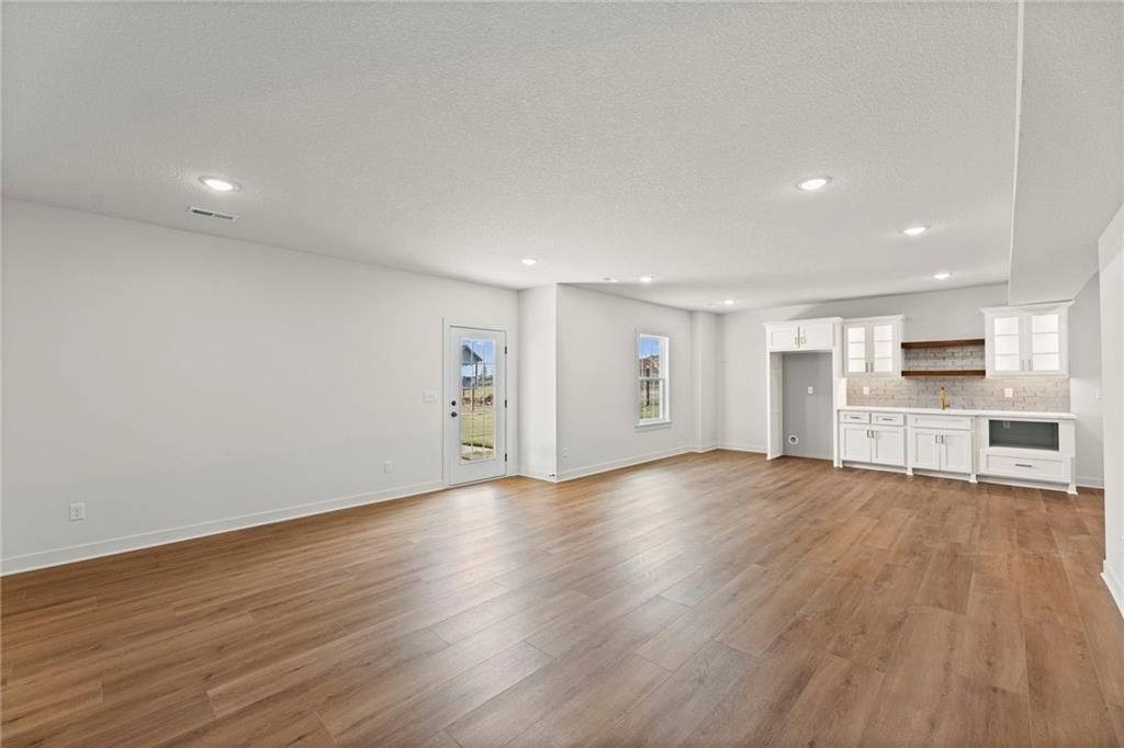 Carpet at 4467 Tee Box Drive, Basehor, KS 66007