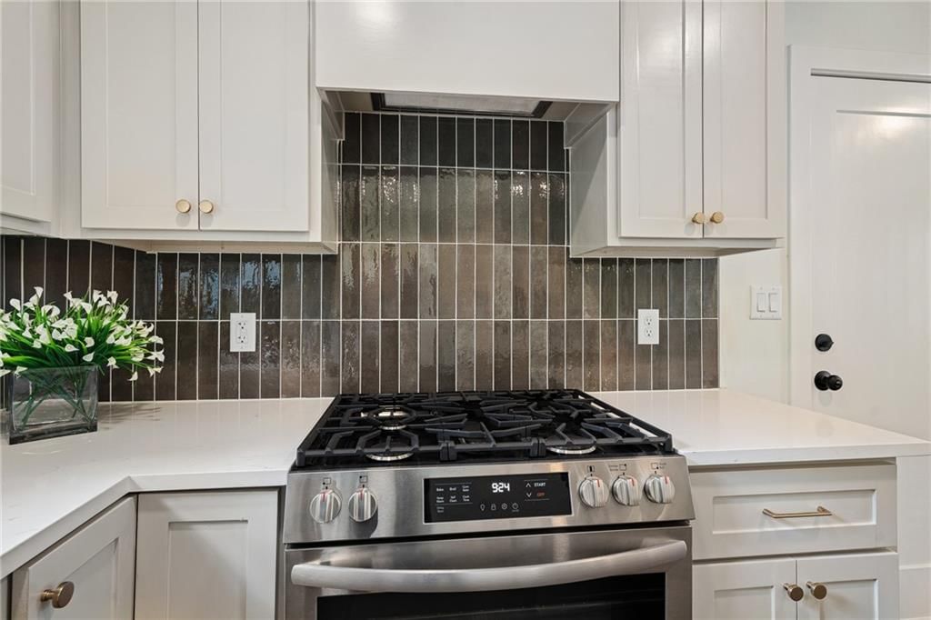 6111 W 58th Street — photo 7