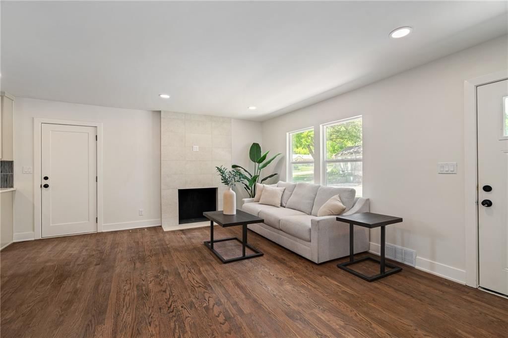 6111 W 58th Street — photo 11