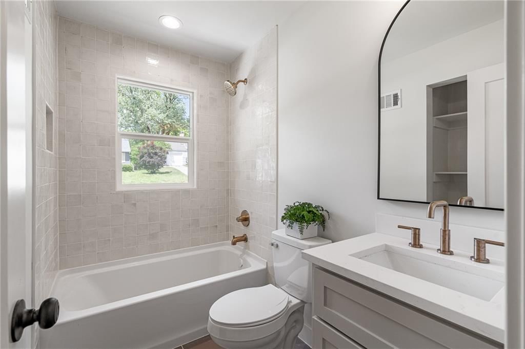 6111 W 58th Street — photo 12