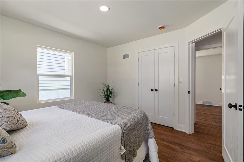 6111 W 58th Street — photo 13