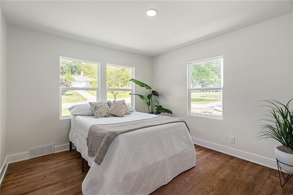 6111 W 58th Street — photo 14
