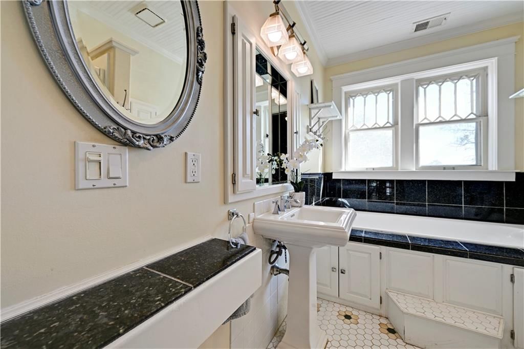 221 W Front Street — photo 28