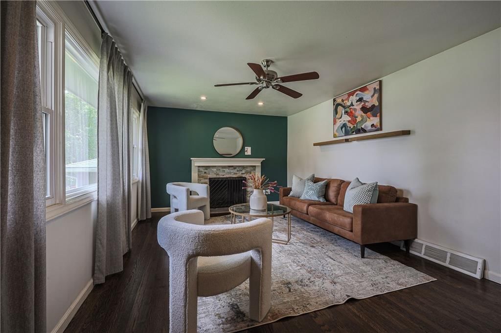8404 Kenwood Avenue — photo 2