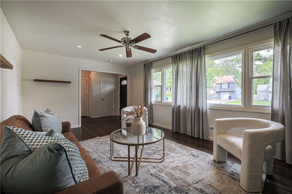 8404 Kenwood Avenue — photo 3