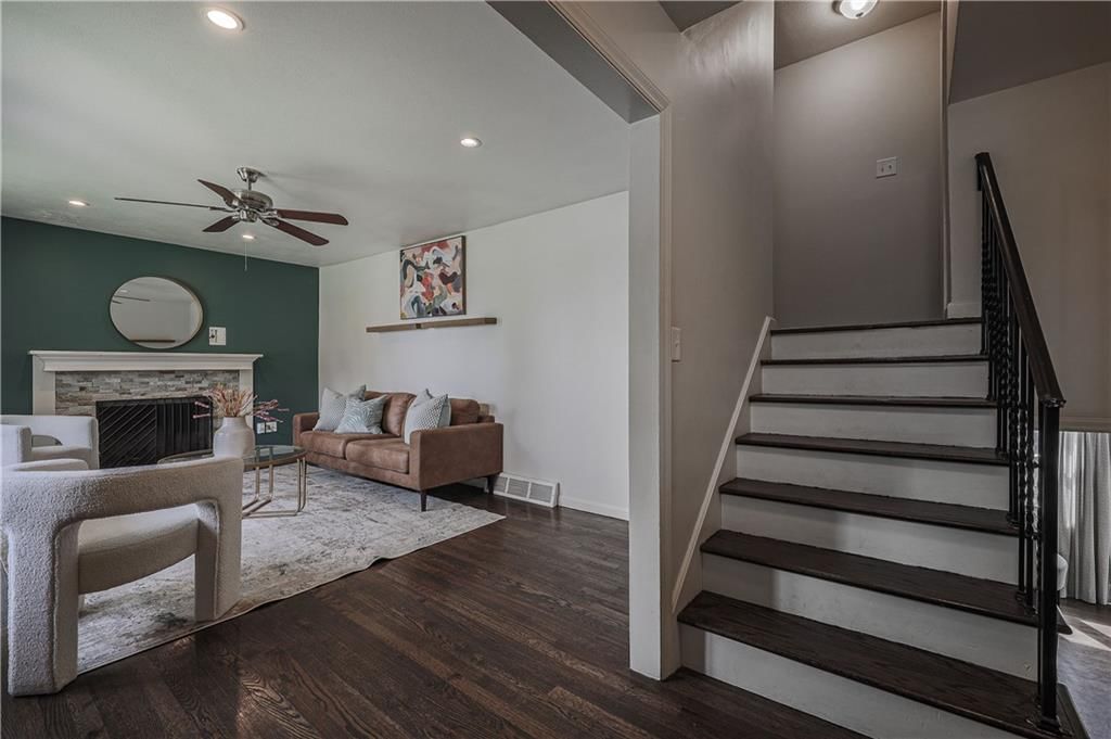 8404 Kenwood Avenue — photo 4
