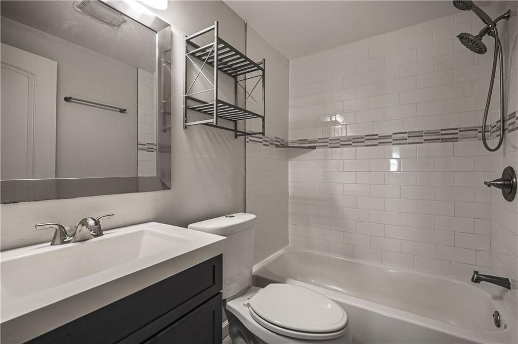 8404 Kenwood Avenue — photo 9