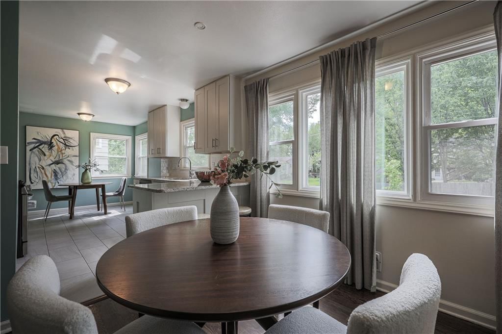 8404 Kenwood Avenue — photo 15