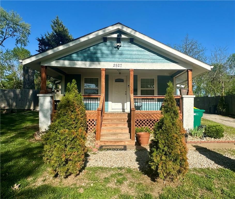 2527 N 43RD Street — photo 2