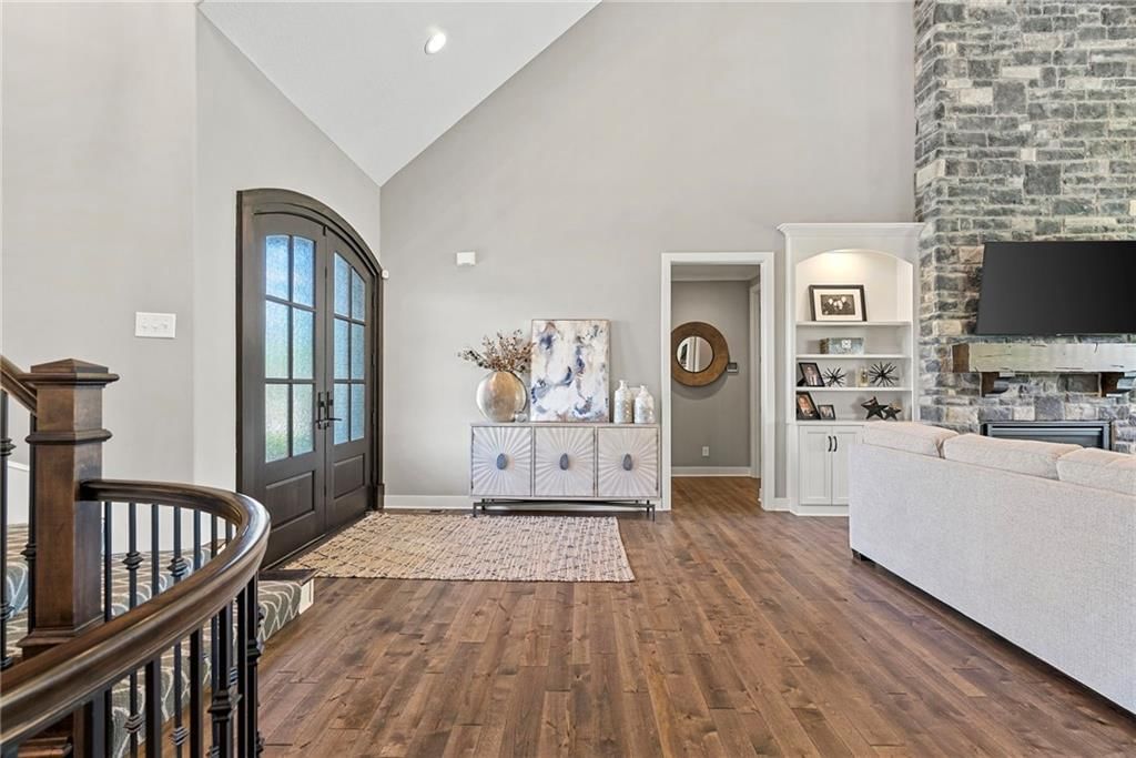 2604 W 162nd Terrace — photo 9