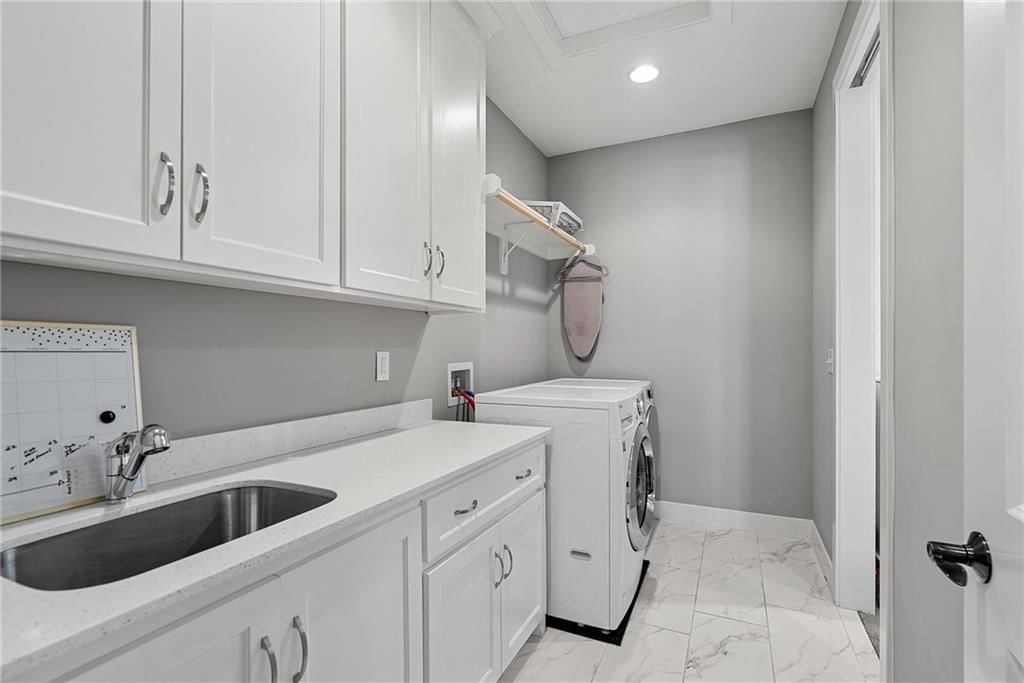 2604 W 162nd Terrace — photo 34