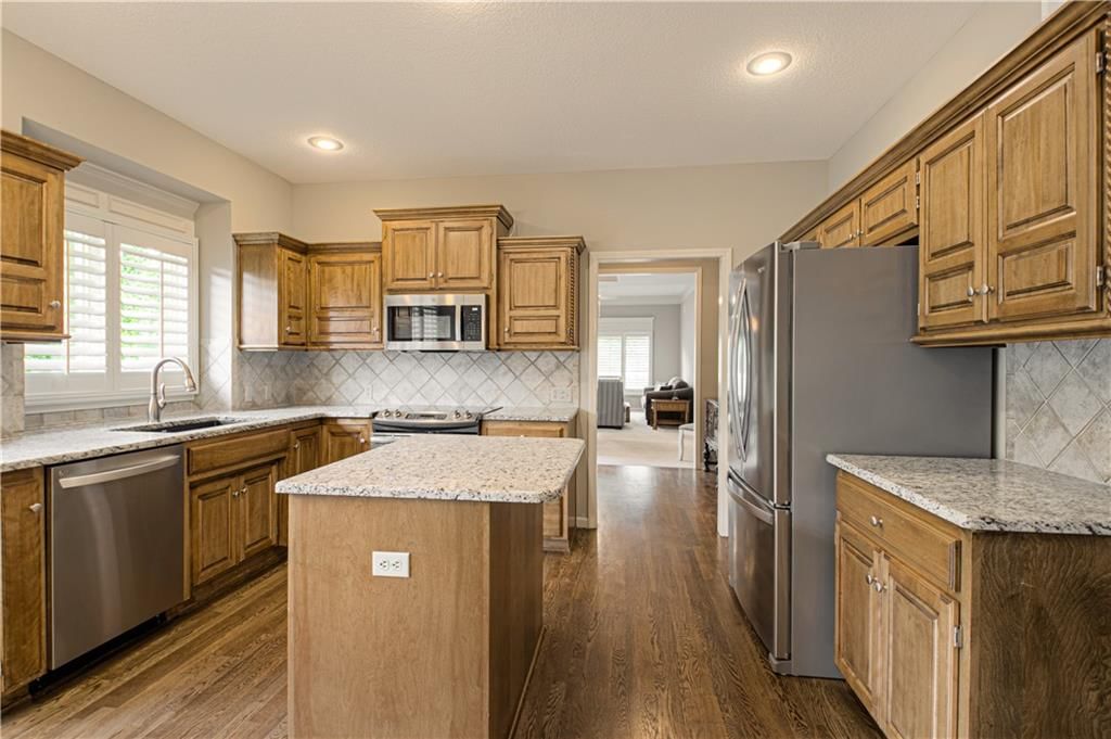 7226 W 144th Terrace — photo 9