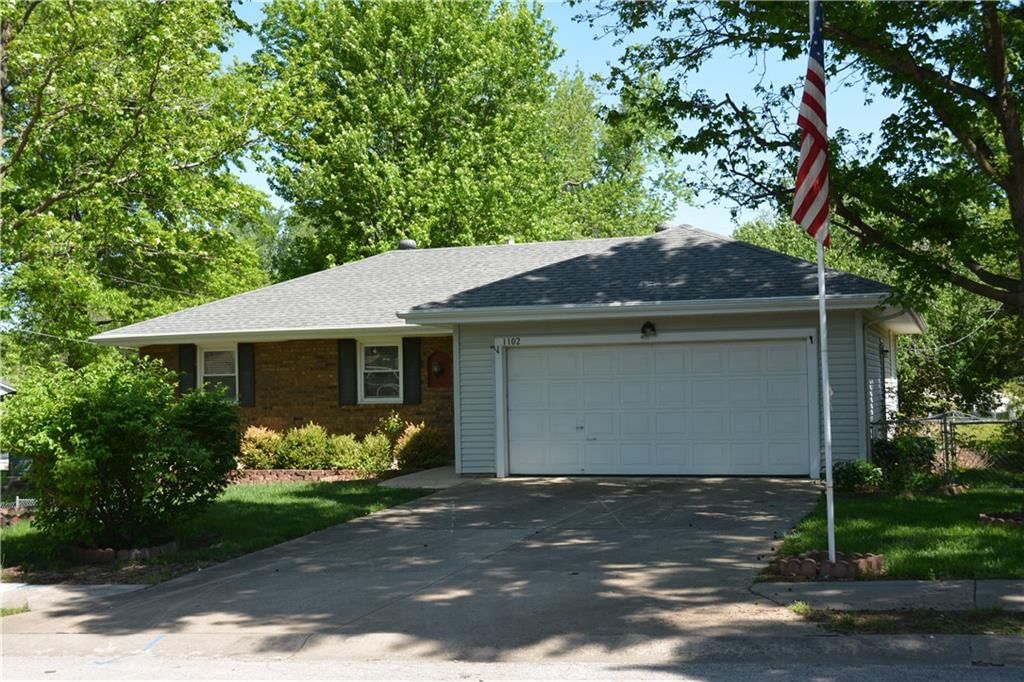 1102 Halsey Terrace, Harrisonville, MO
