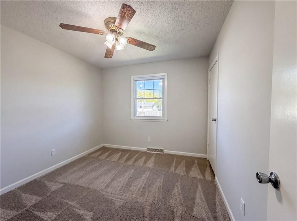 231 Downey Drive — photo 4