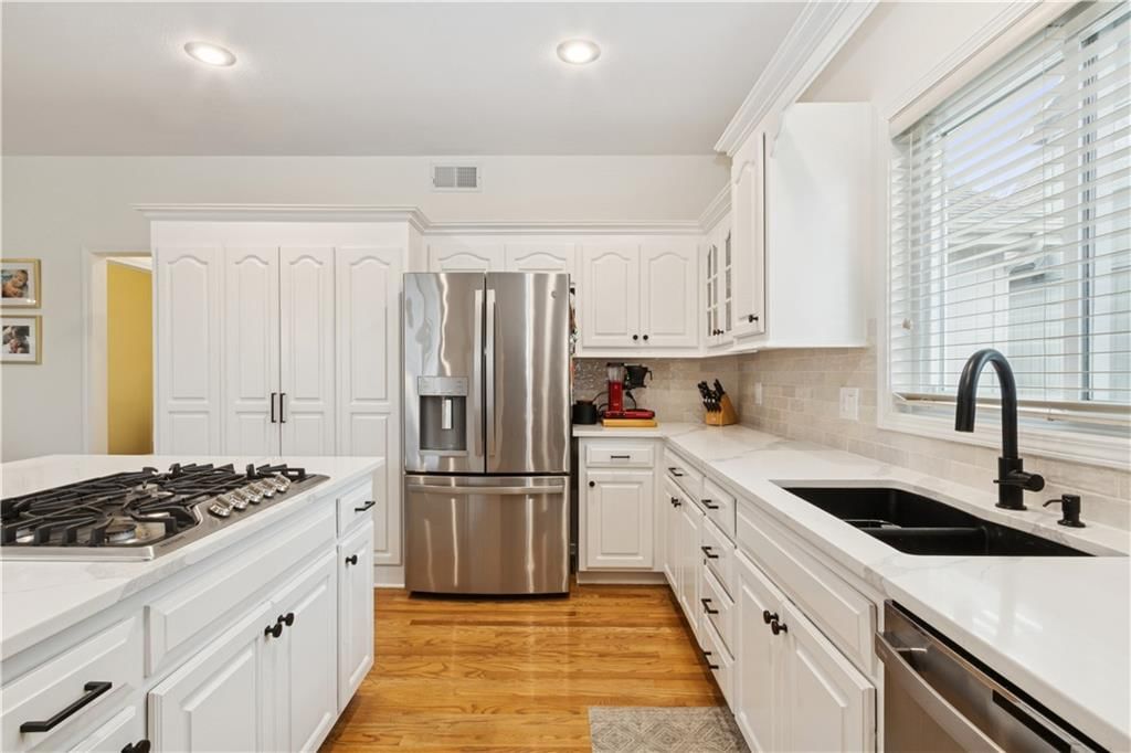 5104 W 158th Street — photo 11