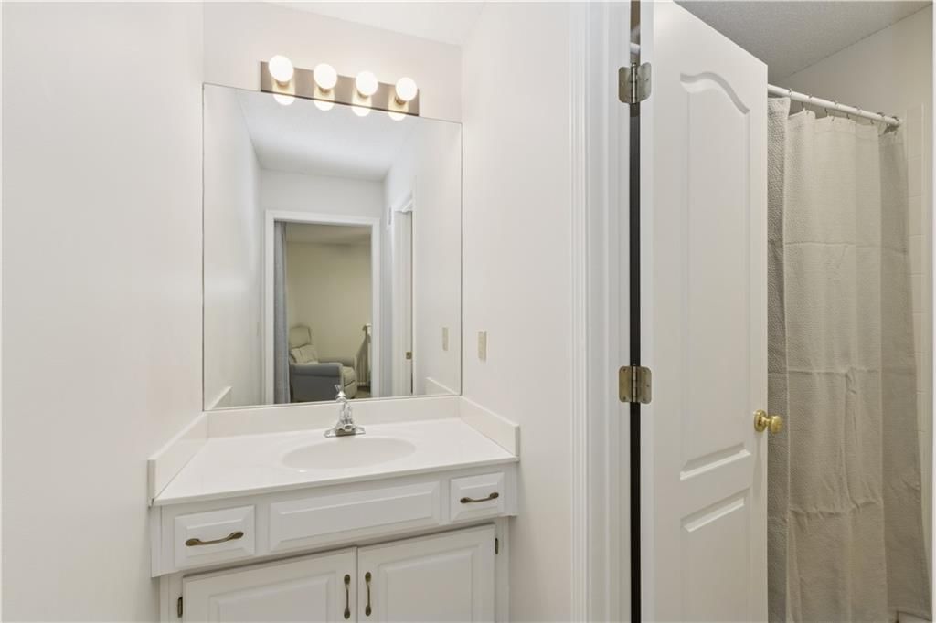 5104 W 158th Street — photo 23