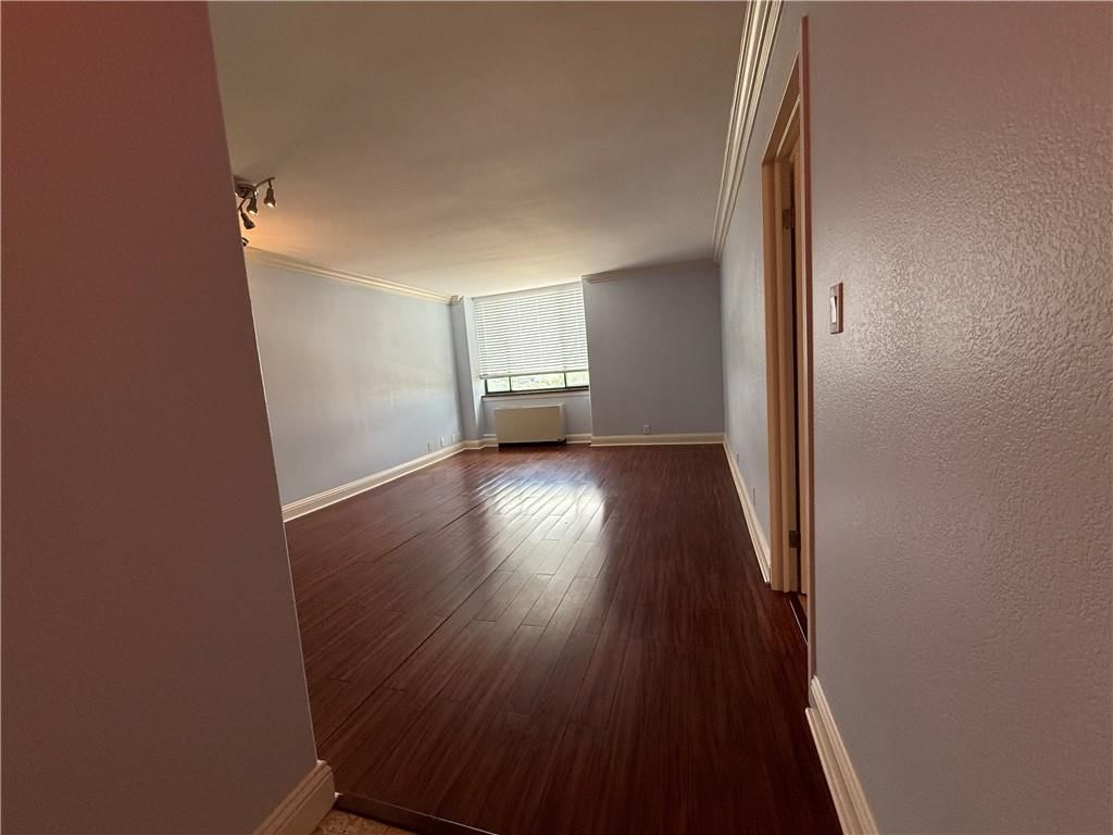 700 E 8th Street — photo 17