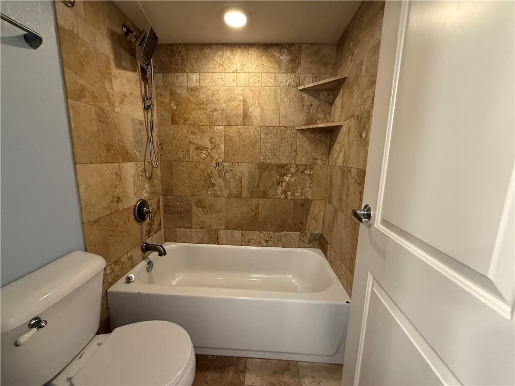 700 E 8th Street — photo 21