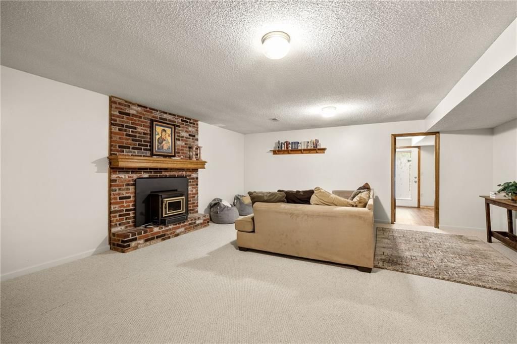 503 Larkin Court — photo 23