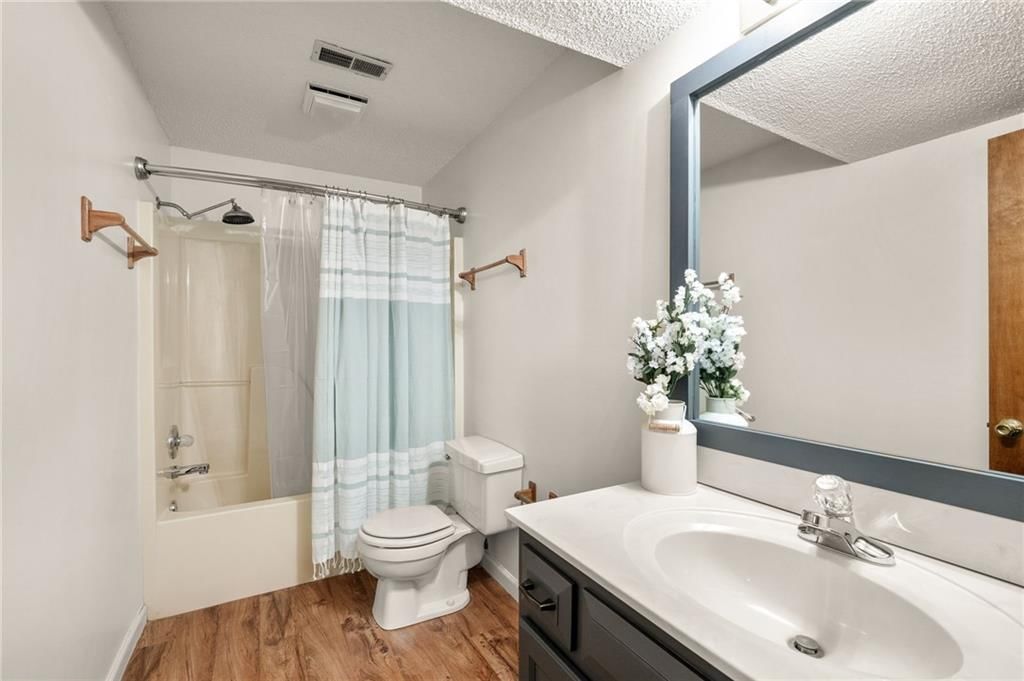 503 Larkin Court — photo 27