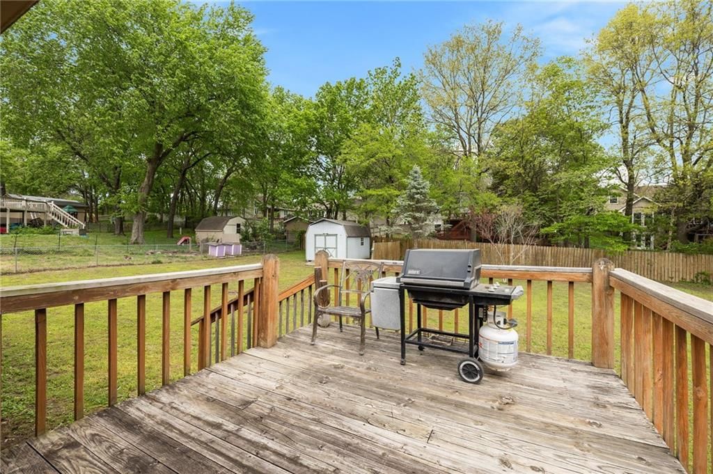 503 Larkin Court — photo 33