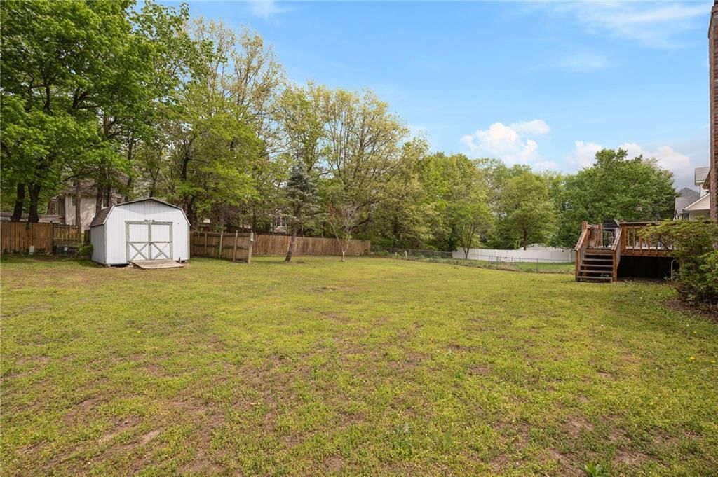 503 Larkin Court — photo 34
