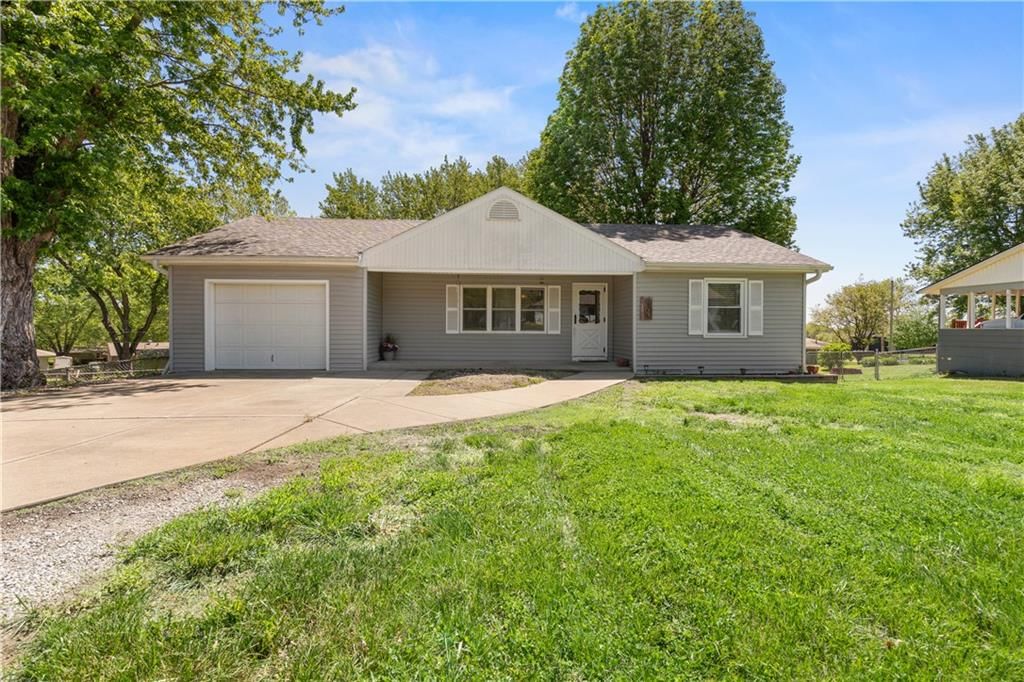 8505 Penner Avenue — photo 1