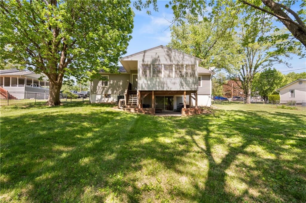 8505 Penner Avenue — photo 2