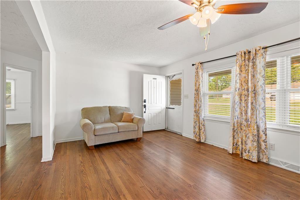 8505 Penner Avenue — photo 4