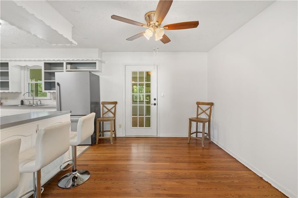 8505 Penner Avenue — photo 10