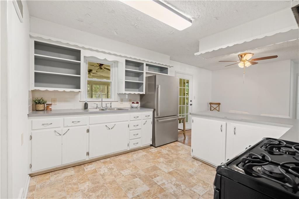 8505 Penner Avenue — photo 12