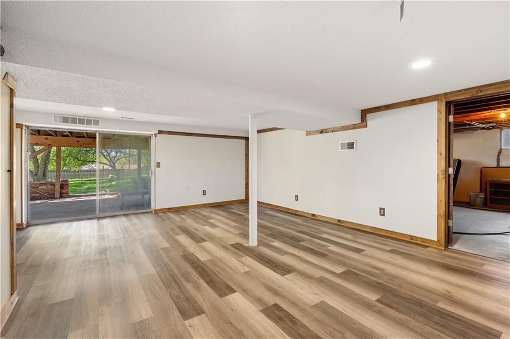 8505 Penner Avenue — photo 21