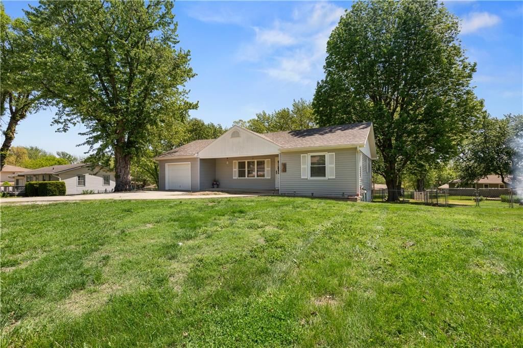 8505 Penner Avenue — photo 26