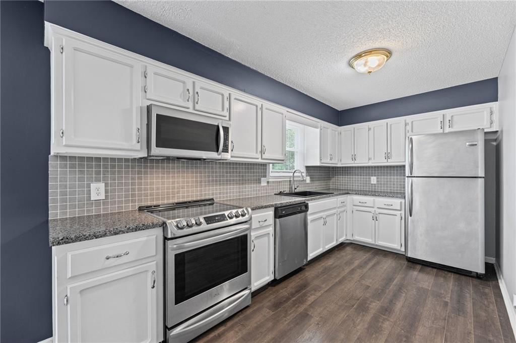 1422 La Chateau Drive — photo 11