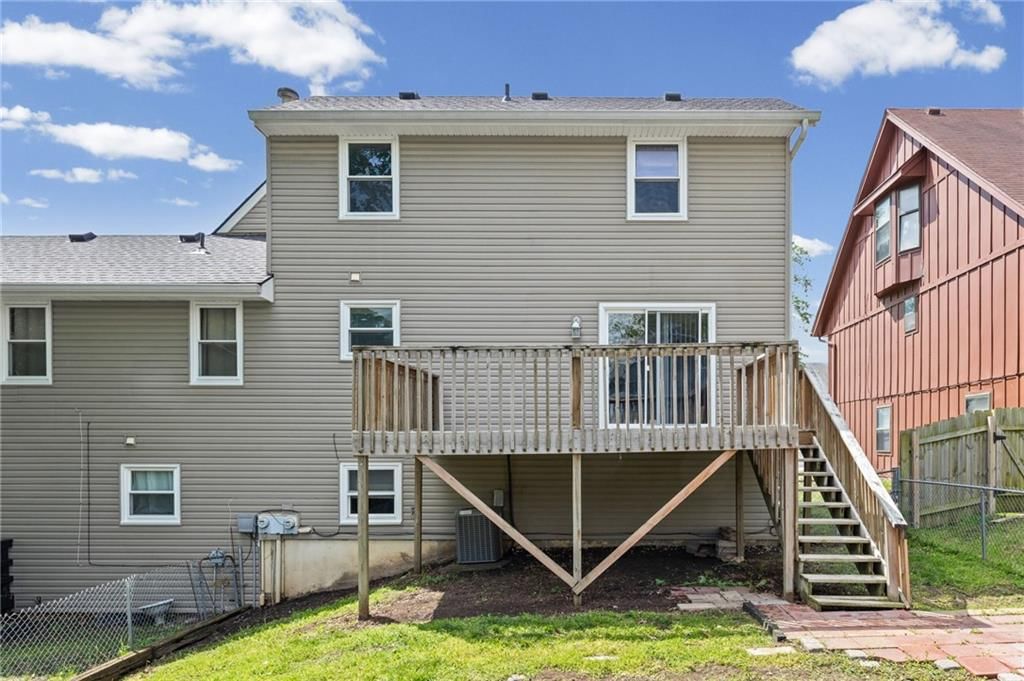 1422 La Chateau Drive — photo 32