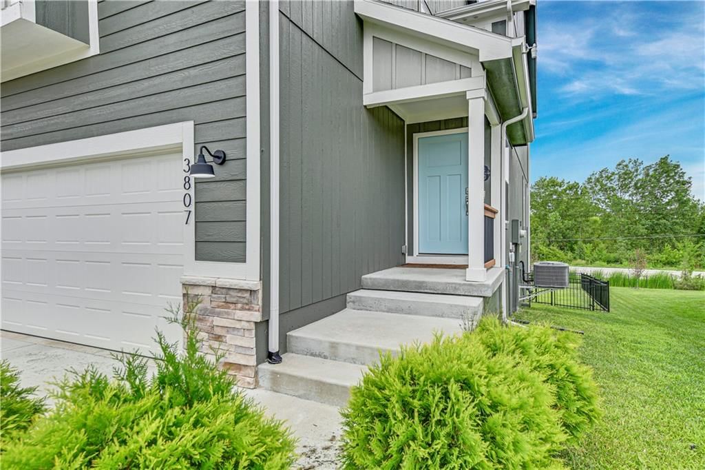 3807 SW Walsh Drive — photo 2