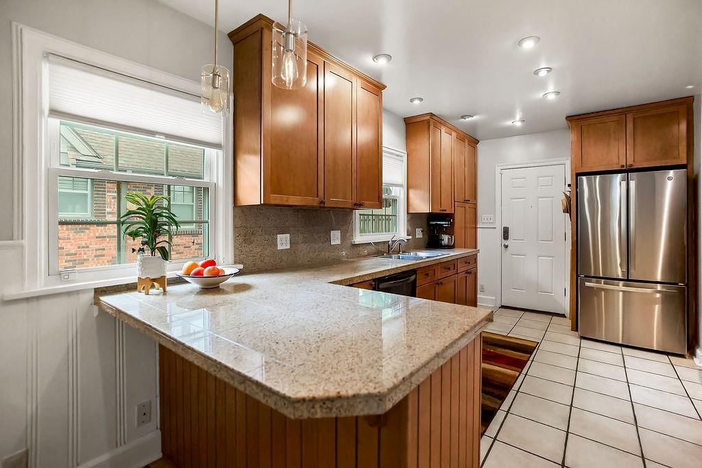 215 E 73rd Street — photo 10