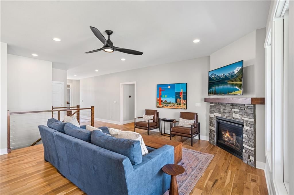 4910 NW Ridgewood Court — photo 8