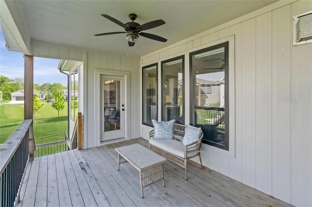 4910 NW Ridgewood Court — photo 16